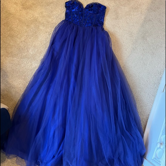DAVID’S BRIDAL Jules and Cleo Mosaic Beaded Prom Dress | Color: Blue | Size 2 - Picture 5 of 10